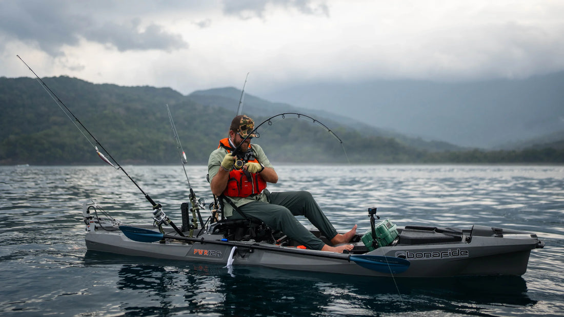 Motores Eléctricos para Kayaks: ¿Fuera de Borda o Trolling Motor?